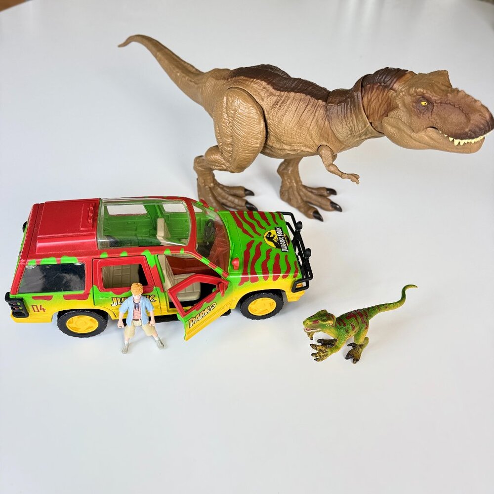 Jurassic Park Mattel World Legacy Collection Ford Explorer Jeep and T-rex